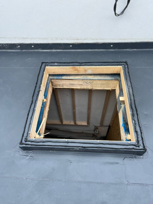 Flat Rooflight <span>1100 x 800mm</span> - Image 6